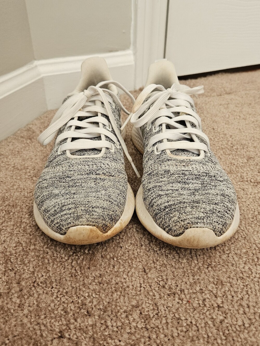Sneakers - Picture 4 of 8